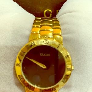 Men’s Gucci watch(Authentic)